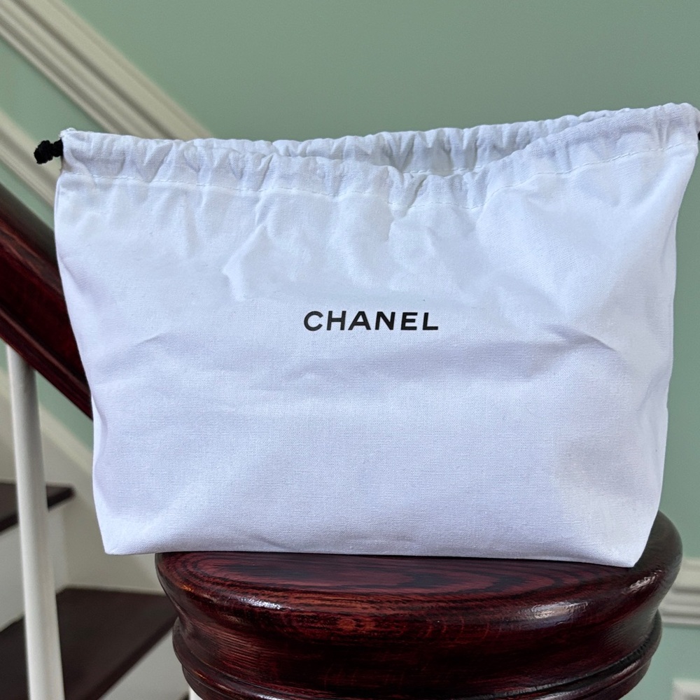 CHANEL White Drawstring Dust Bags (2)